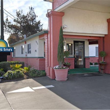 Days Inn Salinas Airport מראה חיצוני תמונה