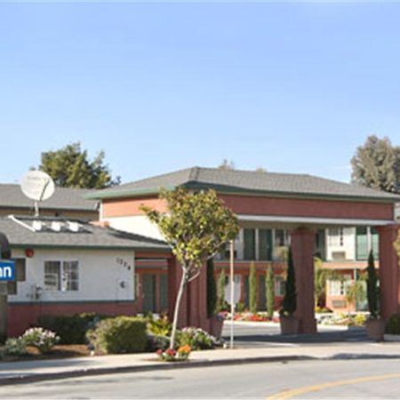 Days Inn Salinas Airport מראה חיצוני תמונה