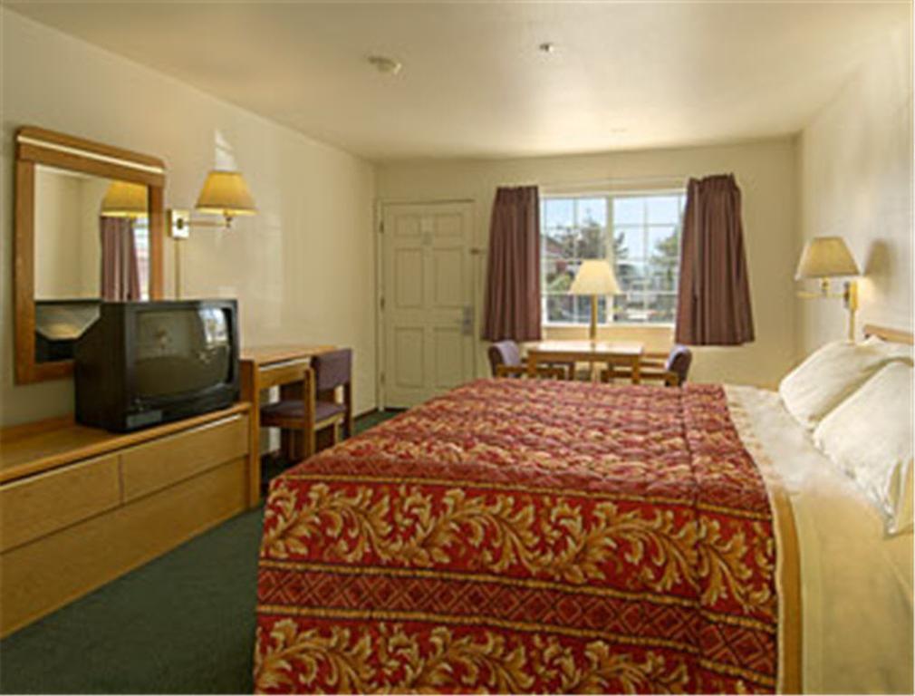 Days Inn Salinas Airport חדר תמונה