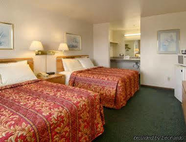 Days Inn Salinas Airport מראה חיצוני תמונה